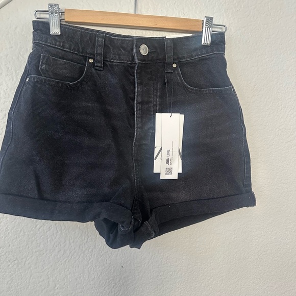 Zara Women's Black Denim Shorts Mom short, high rise rigid - 36 - Picture 2 of 7